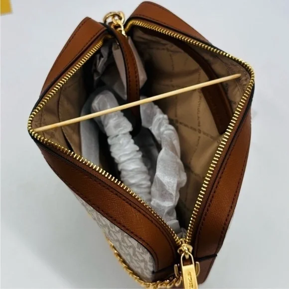 Michael Kors Large EW Crossbody Bag & Jet Set Travel MD ZA Card Case Wallet - Picture 8 of 10